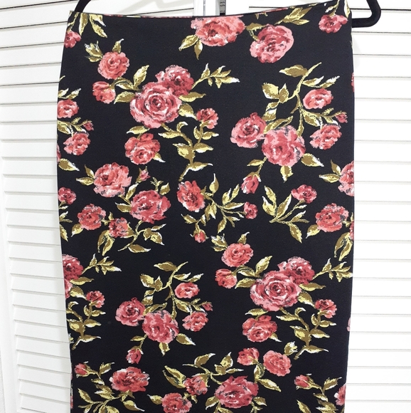 Macy's Black/Roses Made for Impulse Pencil Skirt - Picture 9 of 9